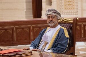 سلطان عمان به پاریس سفر کرد