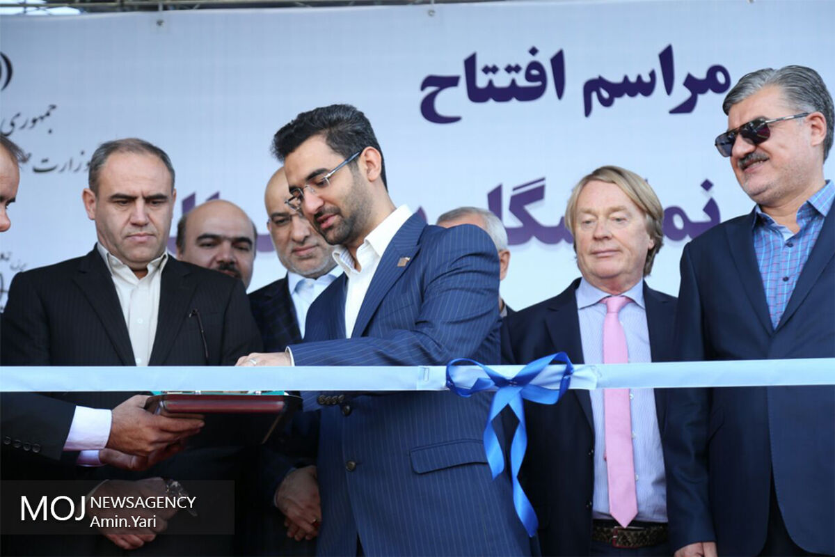 افتتاح نمایشگاه الکامپ توسط جهرمی