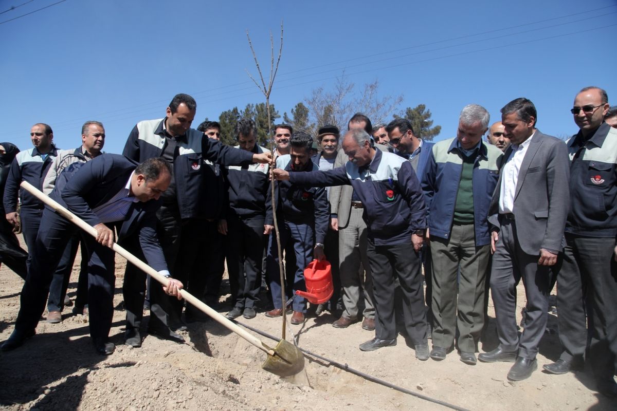 مراسم روز درختکاری در ذوب آهن اصفهان