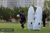 مظاهری به سپاهان می‌رود، حسینی ماندنی شد!