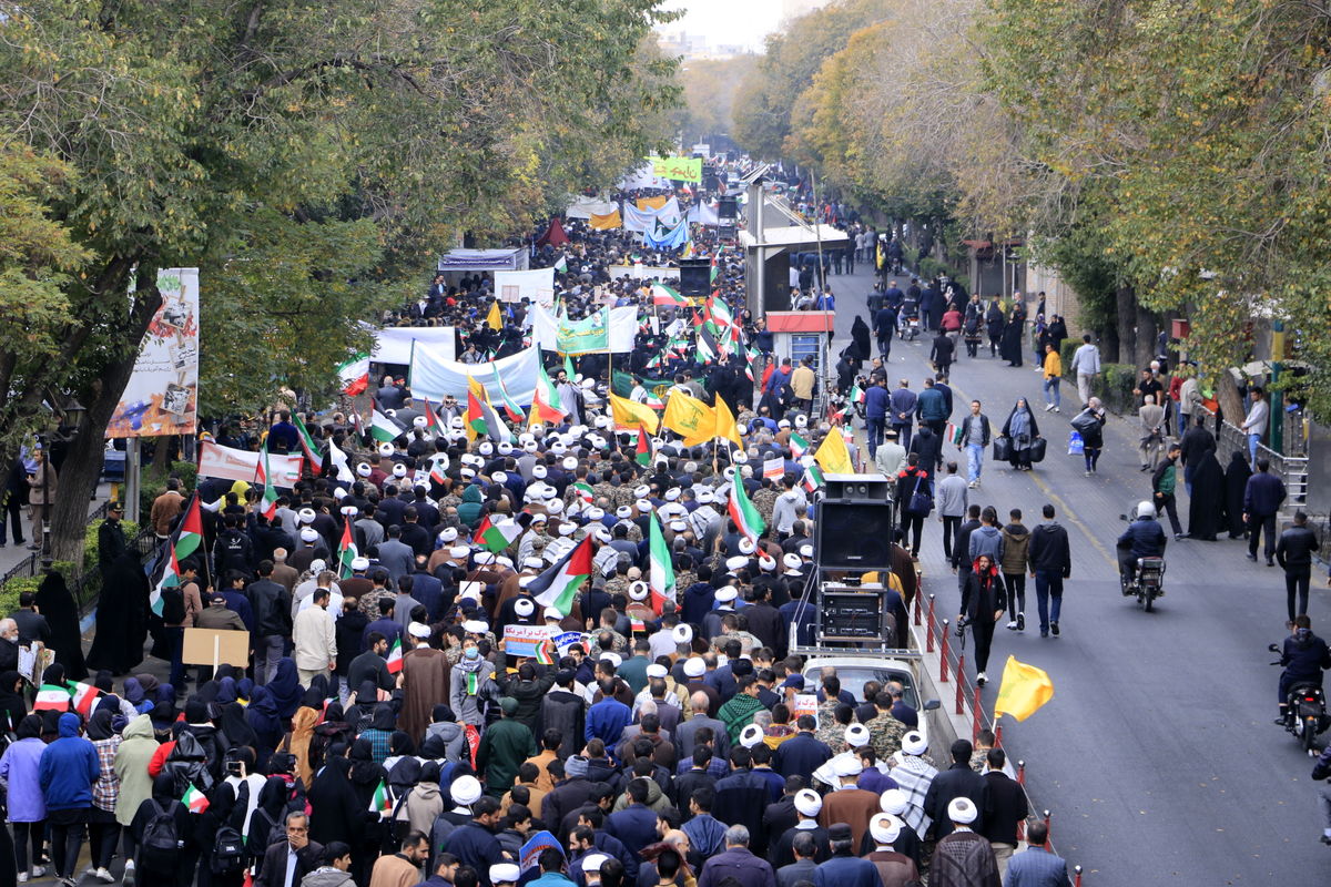 ۱۳ آبان تبریز 