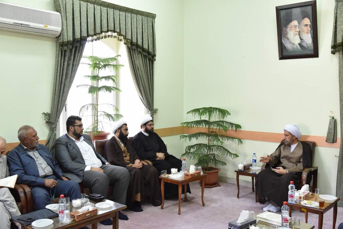 آیت الله دژکام در دیدار  اعضای شورای مرکزی دفتر نمایندگی آستان قدس رضوی در استان فارس