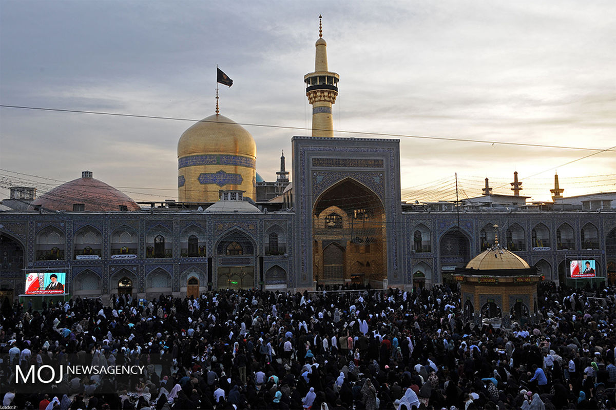  اجتماع عظیم زائران و مجاوران حرم مطهر رضوی