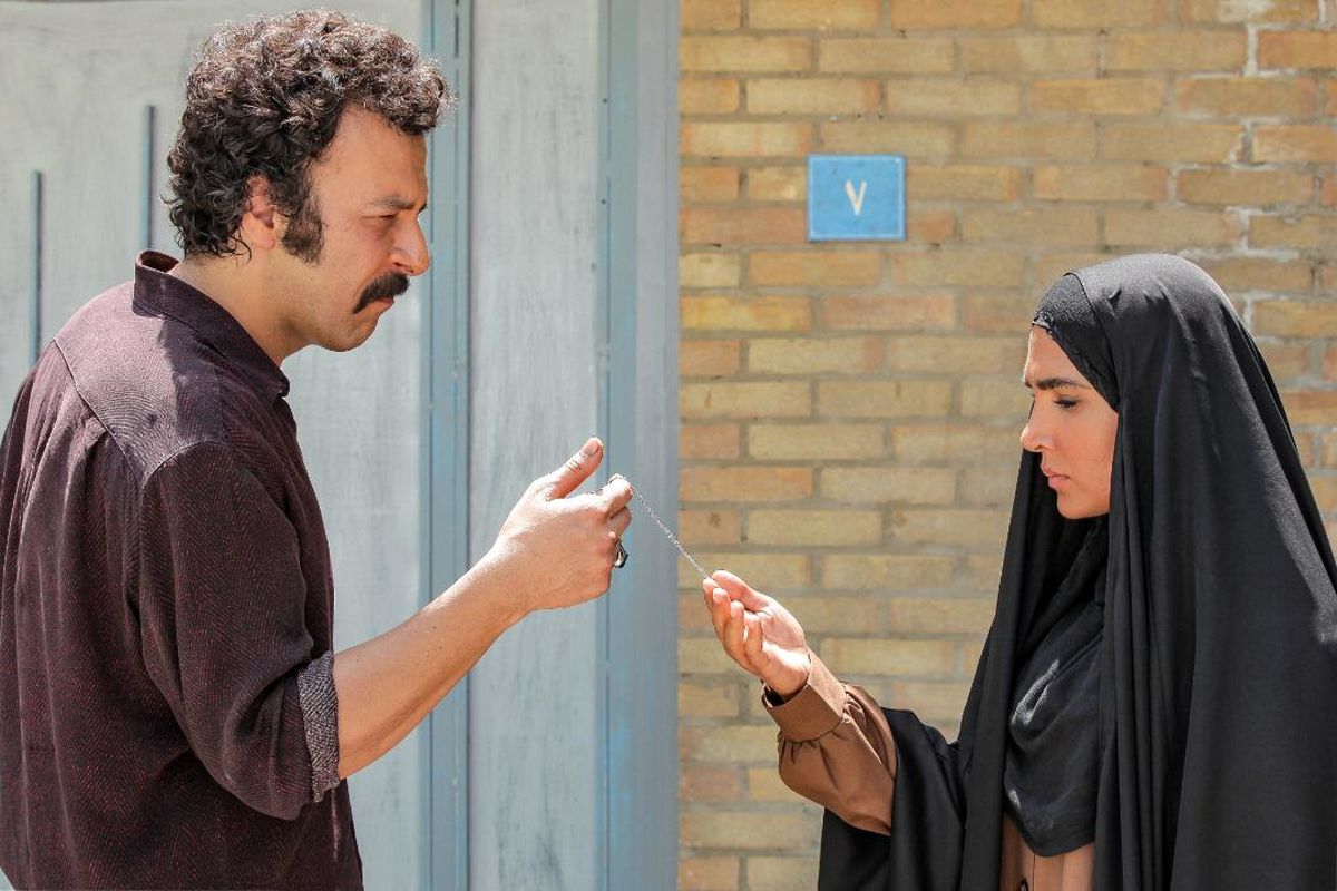 حسام منظور و سارا رسول زاده در سریال نجلا