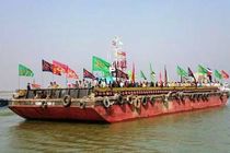 پیکرهای مطهر ۶۶ شهید گمنام دفاع مقدس از مرز دریایی آبادان وارد کشور شدند