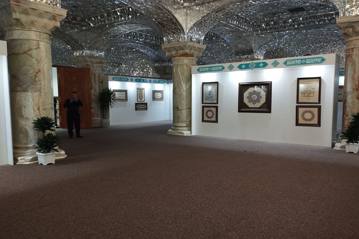 اهدای آثار برگزیده جشنواره ملی تجسم غدیر به آستان مقدس علوی (ع)