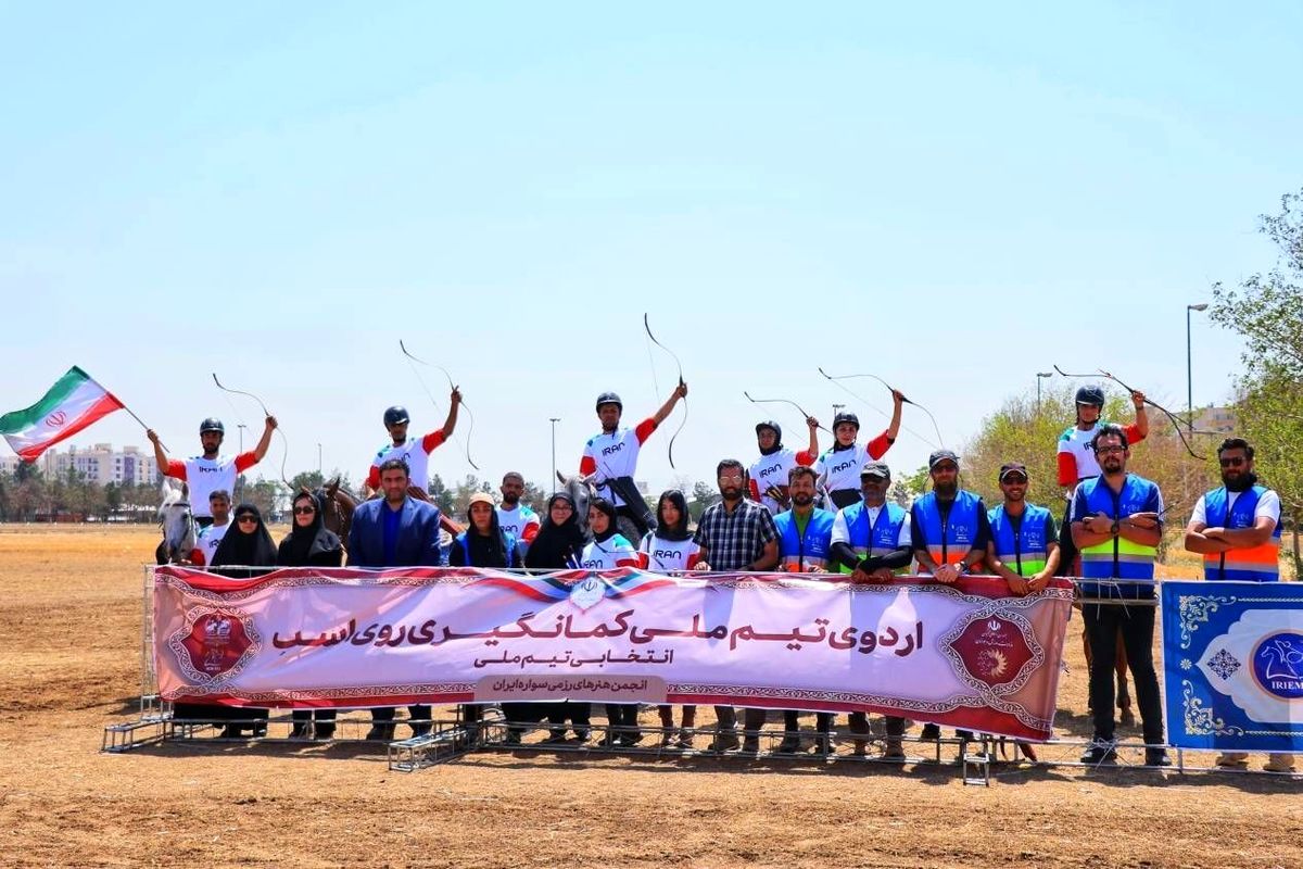 معاون توسعه ورزش بانوان وزارت ورزش و جوانان با حضور در مجموعه سوارکاری نوروزآباد