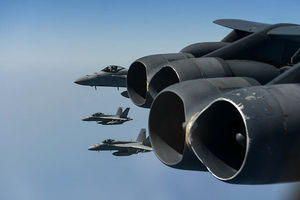 جنگنده های بی 52 ارتش آمریکا عازم اقیانوس هند شدند