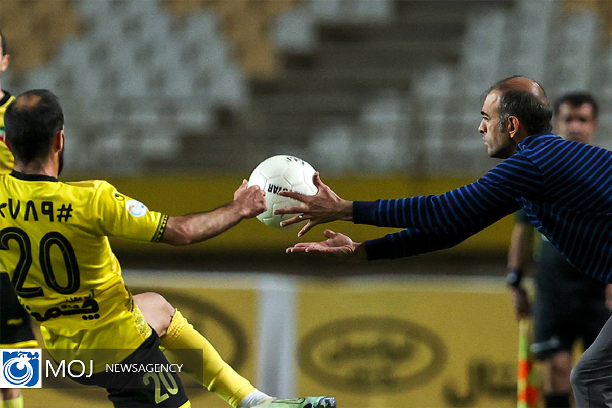  دیدار تیم‌ های فوتبال سپاهان و شهر خودرو