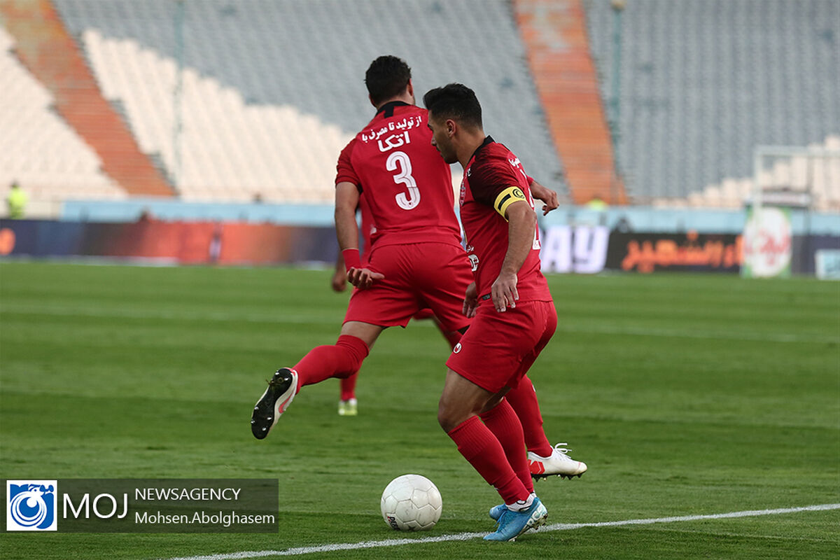 دیدار تیم های فوتبال پرسپولیس و ماشین سازی