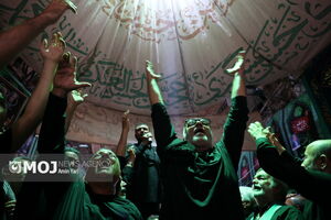 عزاداری ظهر تاسوعای حسینی در بازار بزرگ تهران