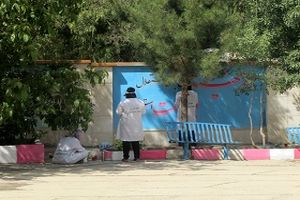 آغاز به کار رنگ آمیزی مدارس در سطح شهرستان دالاهو