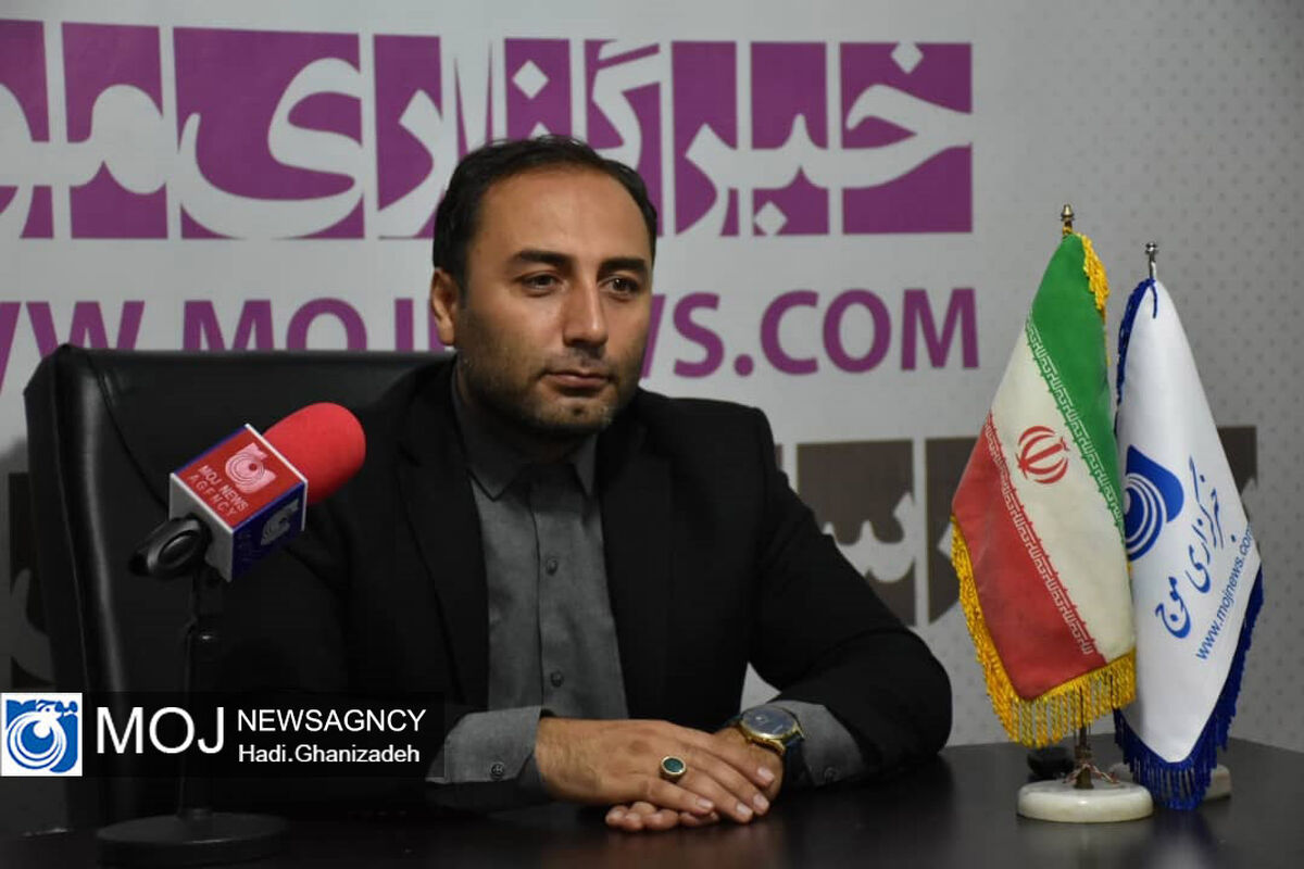 اکبرنگاهی 