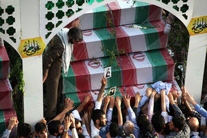 پیکرهای مطهر ۳۵ شهید تازه تفحص شده از مرز شلمچه به کشور بازگشت