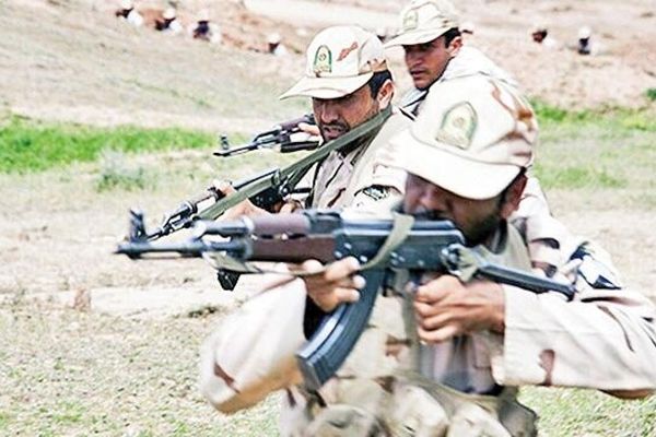 ضربه سنگین مرزبانان به گروهک تروریستی در مرز سراوان