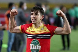 فرشاد احمدزاده در تور سپاهان