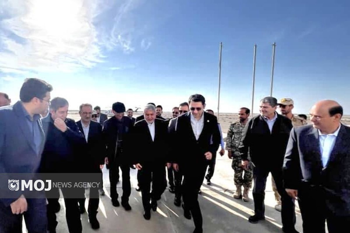 وزیر گردشگری  در هندورابی کیش 