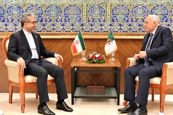 سفیر ایران با وزیر خارجه الجزایر دیدار کرد