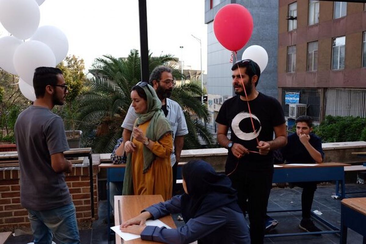 نمایش هله.هین.هان.هلا