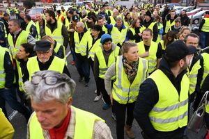 جلیقه زردهای فرانسوی خواستار استعفای ماکرون شدند