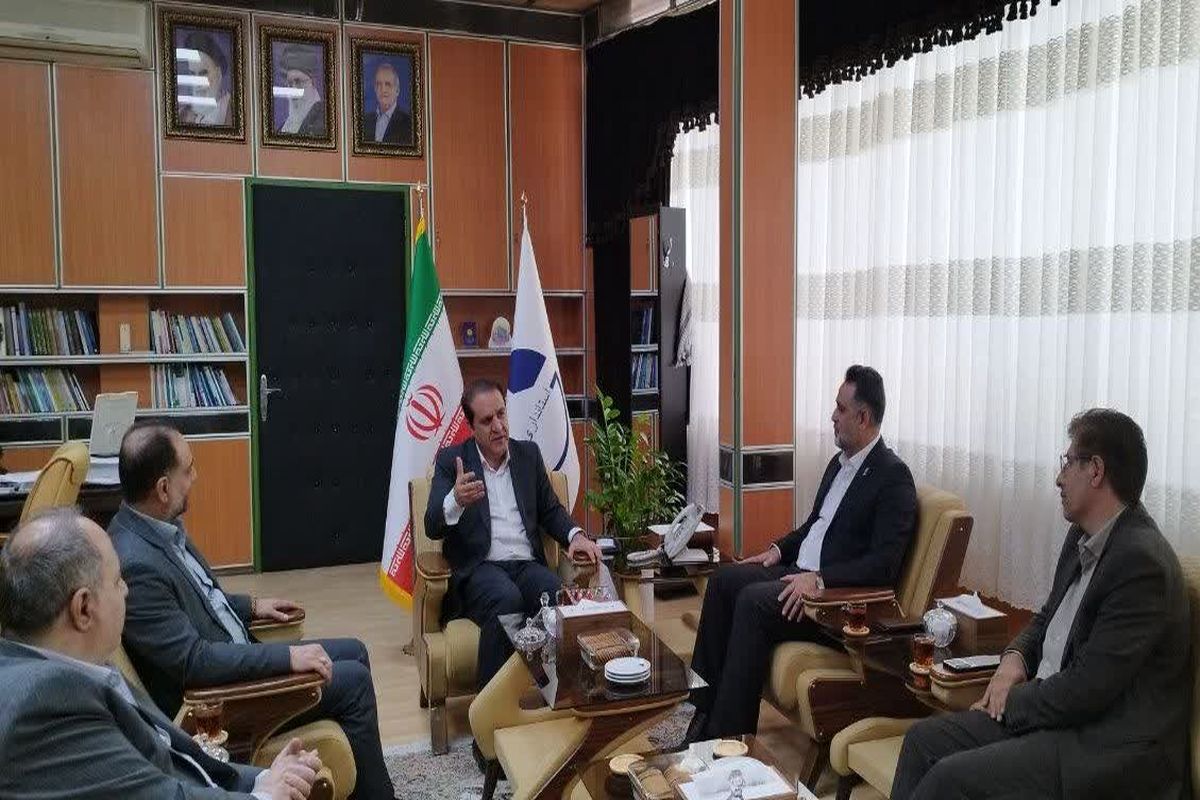 کرمی.