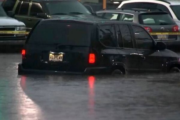 سیل در کالیفرنیا جان ۳ تن را گرفت