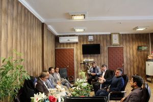 نمایندگان حلقه ارتباط مردم با دولت و مسؤولین هستند.