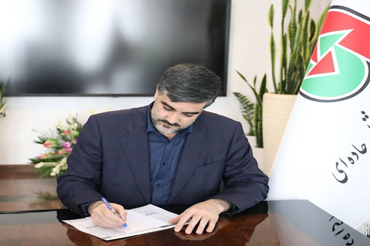 رضا اکبری