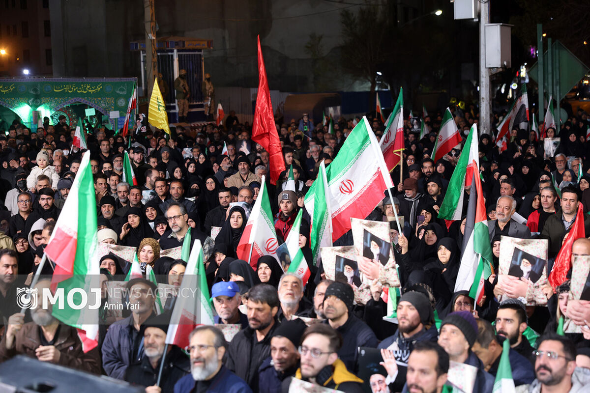 عزاداری مردم تهران در سوگ رهبر شهید