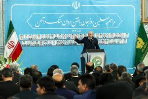 هیچ تردیدی نیست که دولت و مجلس باید پرچمدار حمایت از حادثه معدن طبس باشند