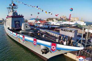 در مراسم به آب انداختن ناوشکن جدید کره شمالی، «حادثه جدی» رخ داد