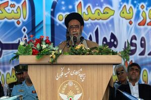 سوم خرداد ماه، یادآور ایستادگی ملت قهرمان در برابر سلطه‌گران است 