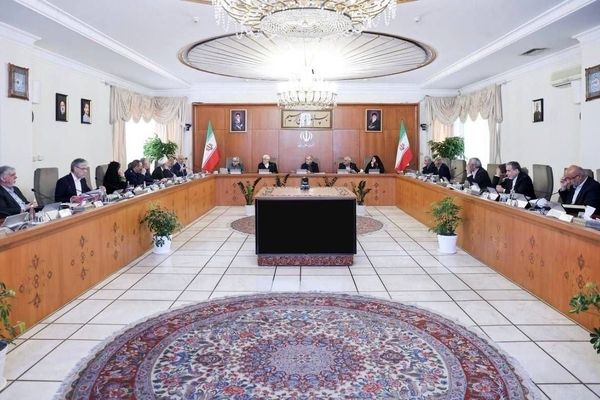عارف بر ساماندهی منابع سوخت نیروگاه‌ها تاکید کرد