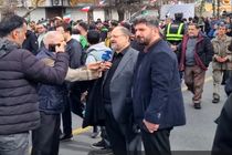 حضور محمد شریعتمداری در راهپیمایی ۲۲ بهمن