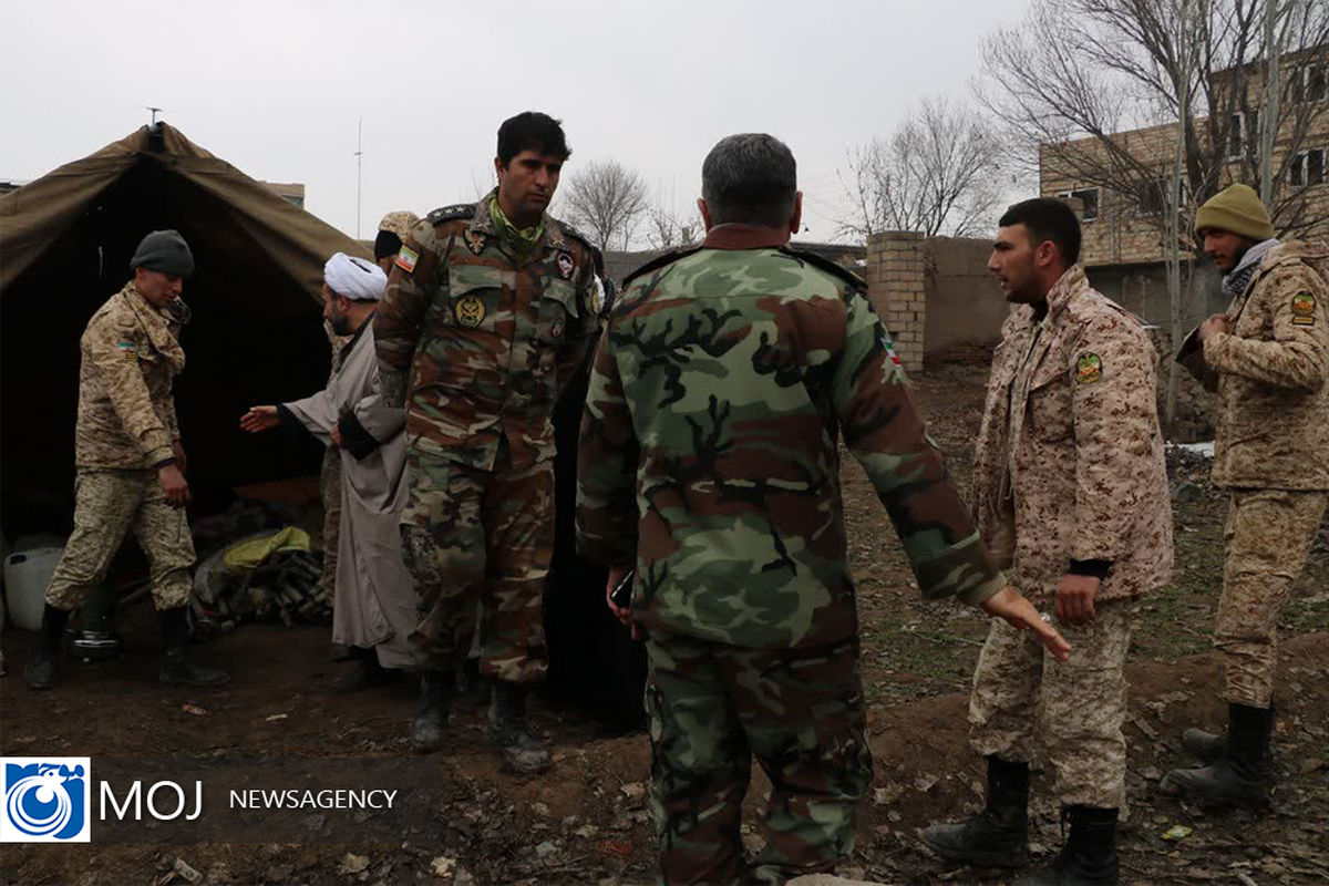 امداد رسانی ارتش به مردم زلزله زده خوی