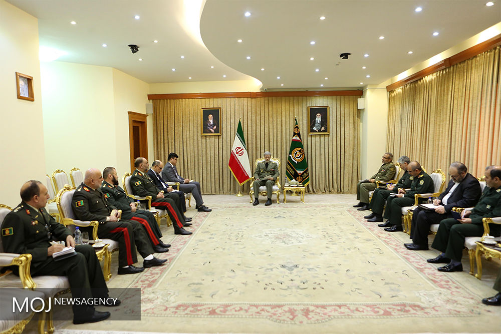 دیدار معاون سیاسی راهبردی وزارت دفاع ملی افغانستان با وزیر دفاع ایران