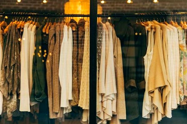 قاچاق ۳ میلیارد دلاری پوشاک، فشار بر صنعت نساجی ایران را دو برابر کرد