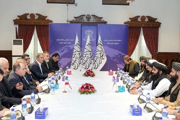 ایران و افغانستان بر گسترش همکاری‌های اقتصادی و ترانزیتی تاکید کردند