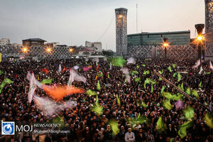 اجتماع مردمی برای بیعت با امام عصر (عج)