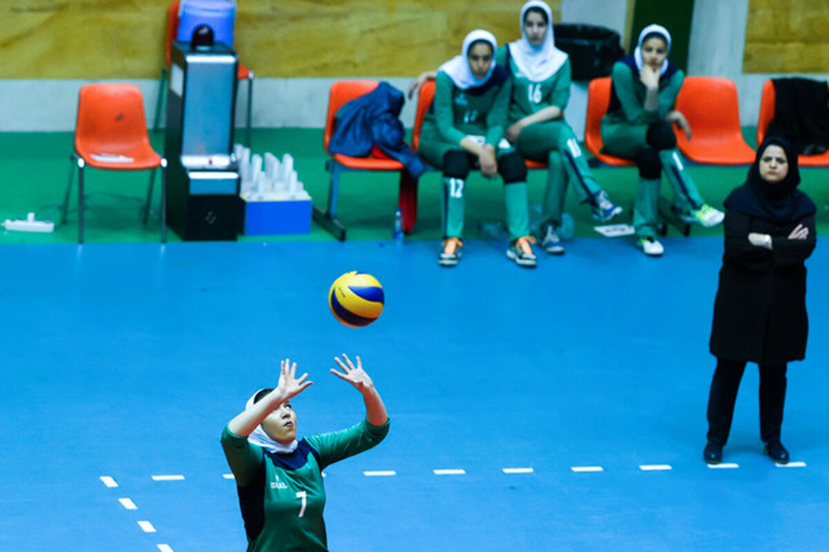 تمرین والیبال بانوان