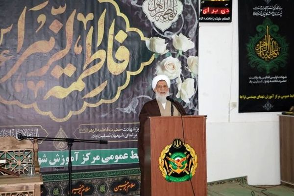 دشمن درصدد ناامید کردن مردم از آینده است