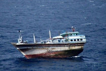 جمع آوری شناور‌های غیر صیادی و فرسوده در بنادر پارسیان 