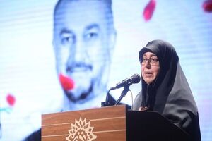 محفل شعر«به رسم سرو» با هدف گرامیداشت یاد و خاطره شهید امیرعبداللهیان برگزار شد
