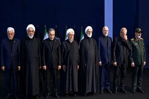 ادای احترام سران قوا و مسئولان ارشد کشور به پیکر امام شهید + فیلم