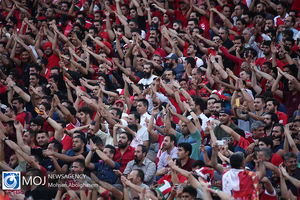 تذکر نماینده مجلس به سلطانی فر برای گلزنی پرسپولیس و استقلال در دقایق آخر