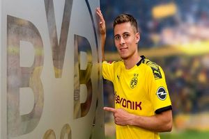 امضای قرارداد هازارد با دورتموند