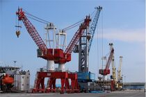 افزایش یک دستگاه جرثقیل LHM۱۰۰ به ناوگان تجهیزات بندر در دستور کار