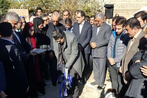 حضور سالار عقیلی و کیانوش رستمی در مناطق زلزله‌زده کرمانشاه