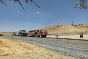 عملیات استانداردسازی جاده امروله با پیگیری‌های فرماندار سنندج آغاز شد 