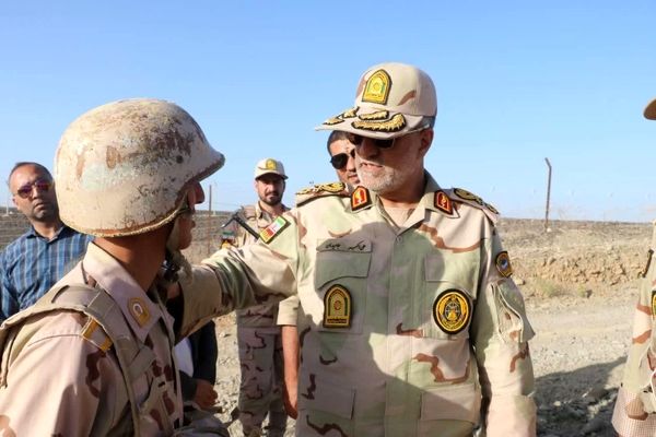 بازدید فرمانده مرزبانی فراجا از واحدهای مرزی جنوب استان سیستان و بلوچستان
